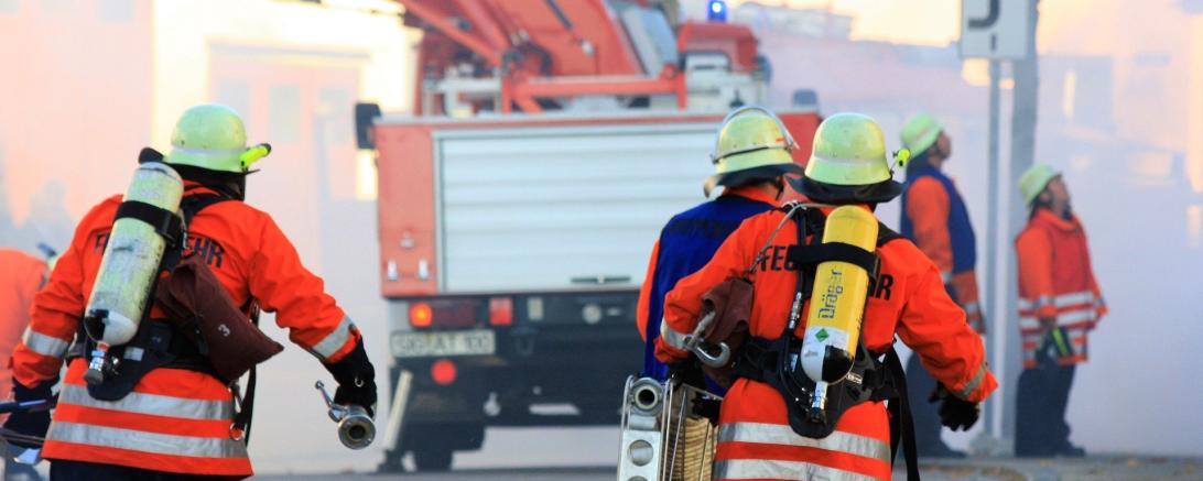 Das Feuer musste von der örtlichen Feuerwehr gelöscht werden (Symbolbild).