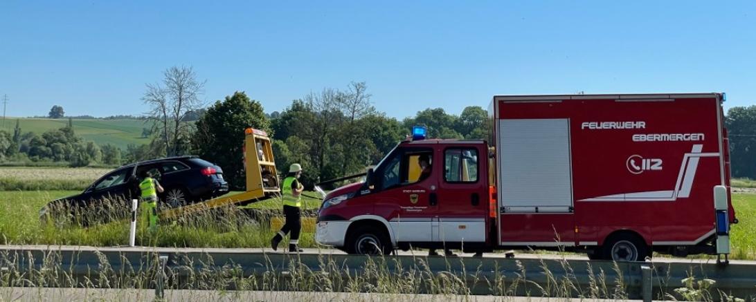 Beim Auffahrunfall kurz vor Harburg wurden beide Autos so stark beschädigt, dass sie abgeschleppt werden mussten. 