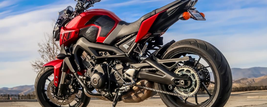 Das Bild zeigt ein Motorrad.