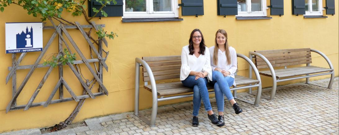 Das Bild zeigt die Mitarbeiterinnen der Tourist-Information Wemding. 