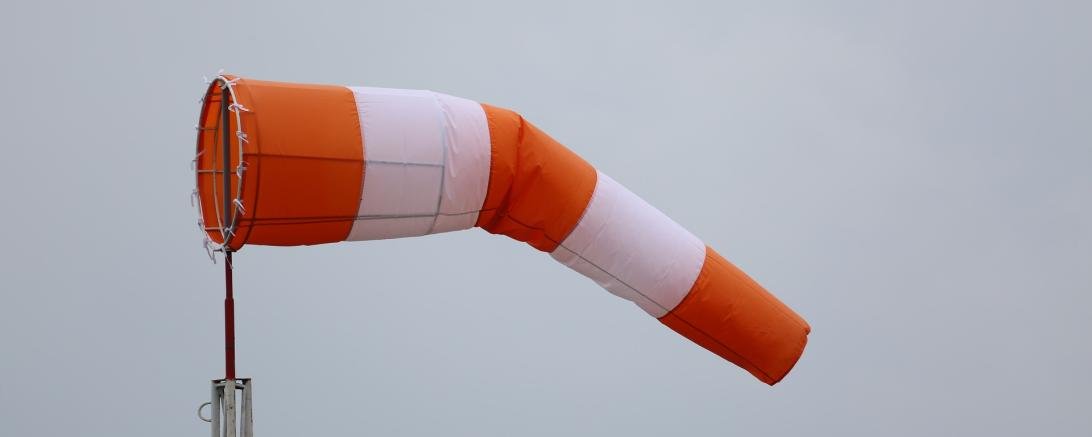 Das Bild zeigt einen Windsack. 