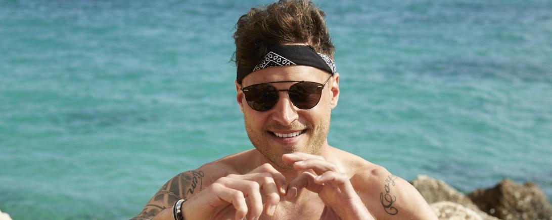 Die Dreharbeiten zur neuen Staffeln fanden in diesem Jahr in Griechenland statt - mittendrin der Donauwörther Dominik Bobinger 