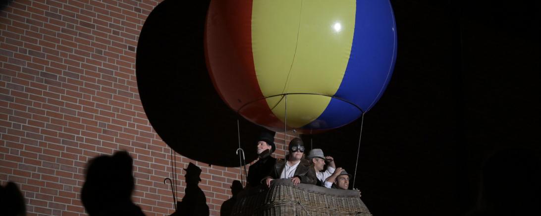 Der Theaterverein Donauwörth e.V. spielt "In 80 Tagen um die Welt" auf der Freilichtbühne am Mangoldfelsen. 