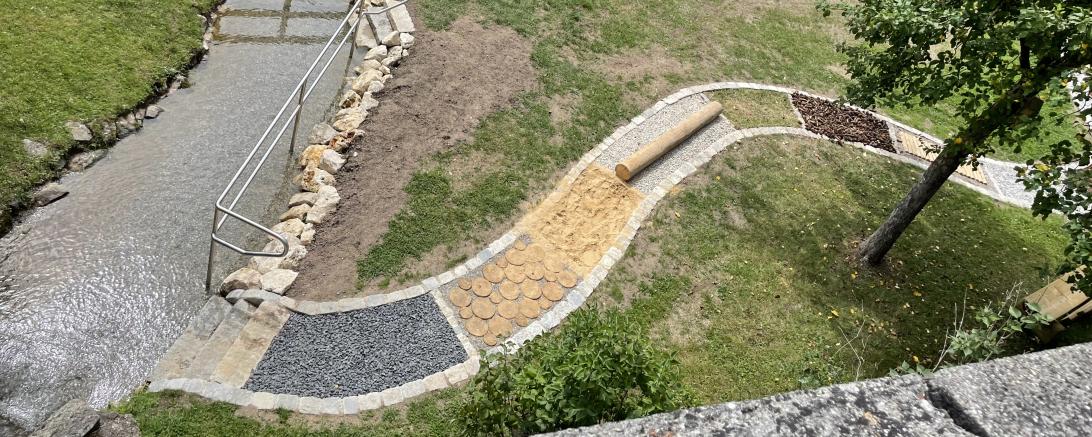 Der neu angelegte Barfußpfad in Wemding. 