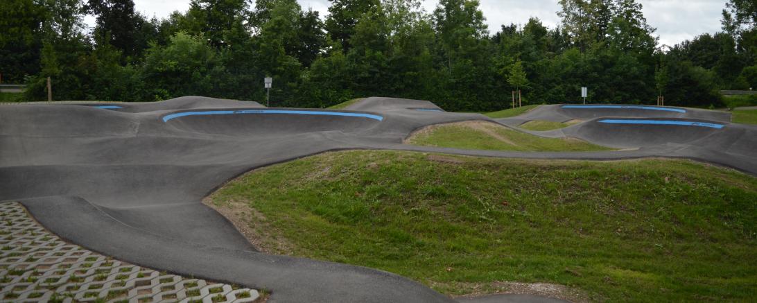 Die neue Pumptrack-Anlage bietet durch ihre innovative Streckenführung viele Variationsmöglichkeiten. 