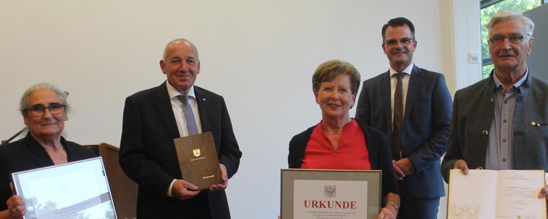 Das Bild zeigt v. l. Gabriele Kinzler, Wilhelm Rister, Monika Kanz, Oberbürgermeister Jürgen Sorré und Andreas Huber. 