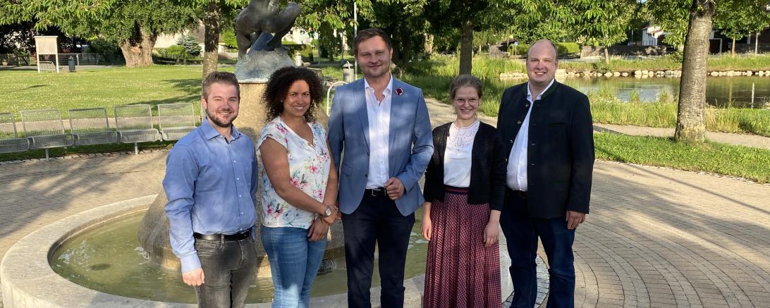 Auf dem Foto sind von links nach rechts zu sehen: Dominik Schäff, Franziska Stuhlmiller, Julian Bumberger, Antonia Stengel, Konrad Müller.