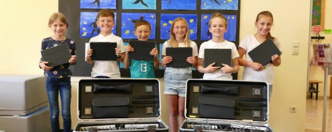 Mit der Hilfe von 50 Tablets haben die Schüler*innen der Grundschule Marktoffingen ganz neue Möglichkeiten, ihren Unterricht mitzugestalten. 