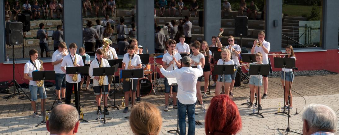 Die Schüler und Schülerinnen freuen sich bereits auf Ihren Besuch!