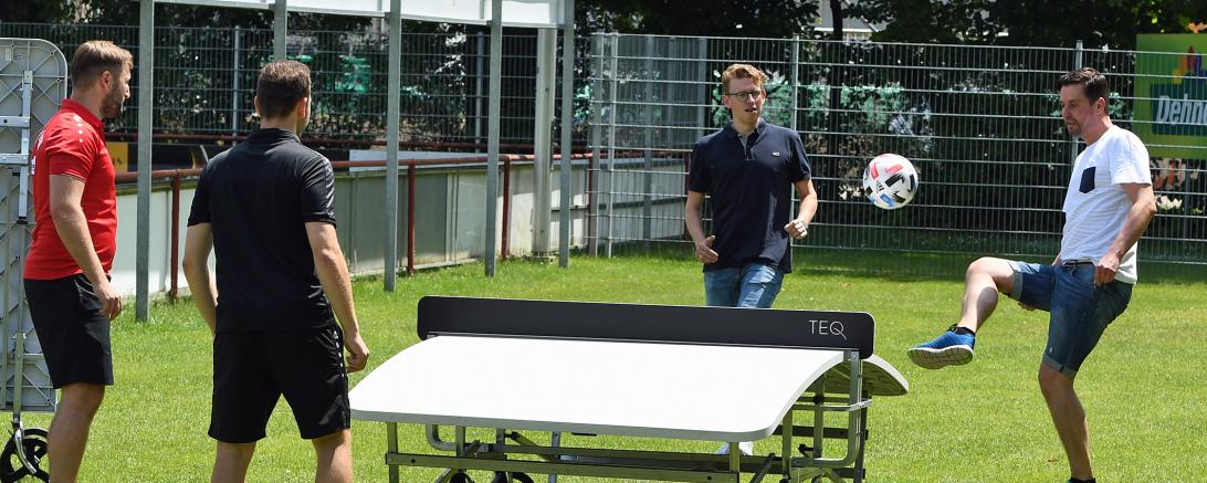 Erste Versuche an der neuen Teqballplatte. 