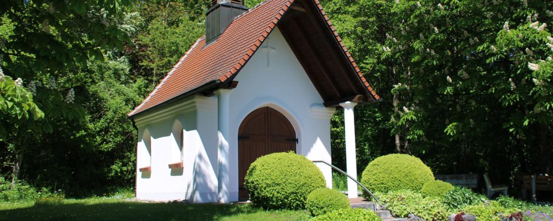 Kapelle im Grünen