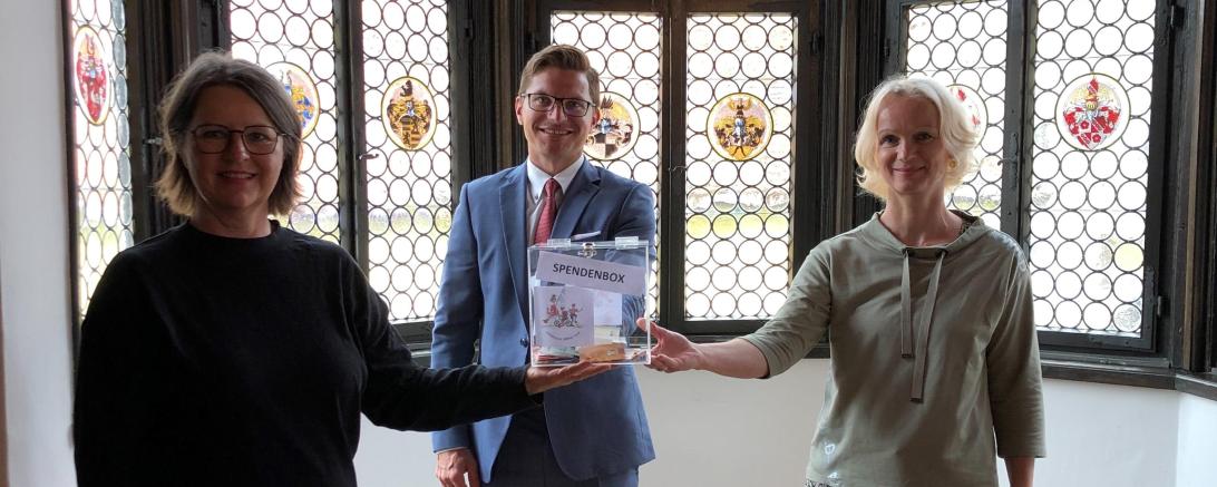 Edith Schweda, David Wittner und Beate Herteux in Bundesstube des Nördlinger Rathauses