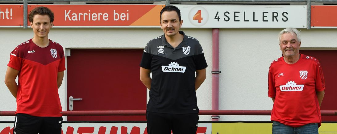 Auf dem Bild von links: Co-Spielertrainer Johannes Müller, Cheftrainer Christian Krzyzanowski und Sportlicher Leiter Alex Schroder.