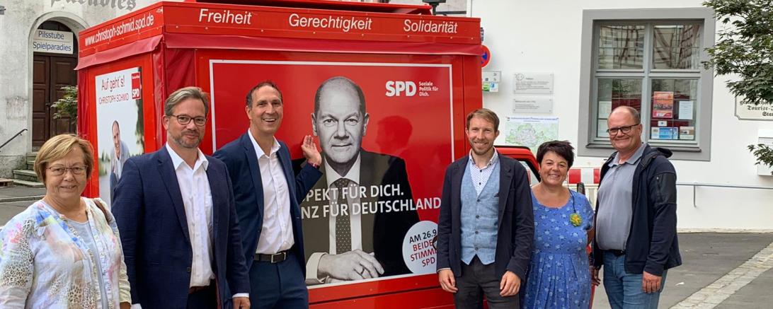 Wichtige Impulse für eine künftige Arbeit im Deutschen Bundestag gab es beim Besuch von MdB Florian Pronold (2. von links) für den Wahlkreiskandidaten der SPD, Christoph Schmid (3. von links). 