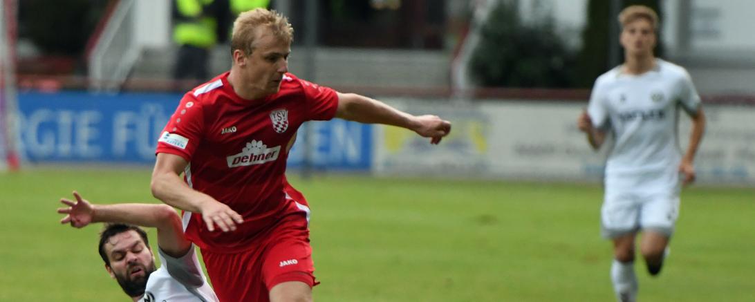 Jonas Greppmeir im Zweikampf. 