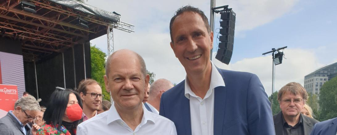 Auf dem Bild zu sehen Christoph Schmid und Olaf Scholz.