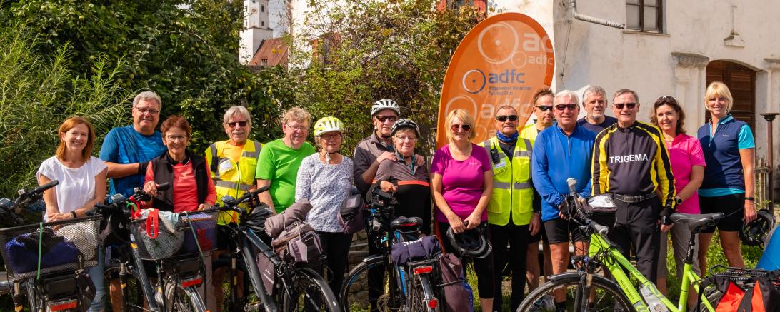 Auf dem Bild zu sehen die Radfahrer.