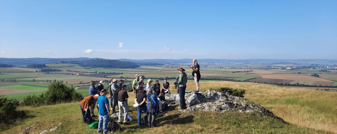 Auf dem Rollenberg mit Blick über den Rieskrater