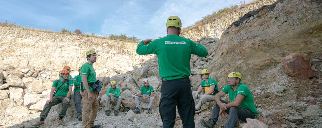 Auf dem Bild zu sehen ESA Astronauten und Ingenieure.