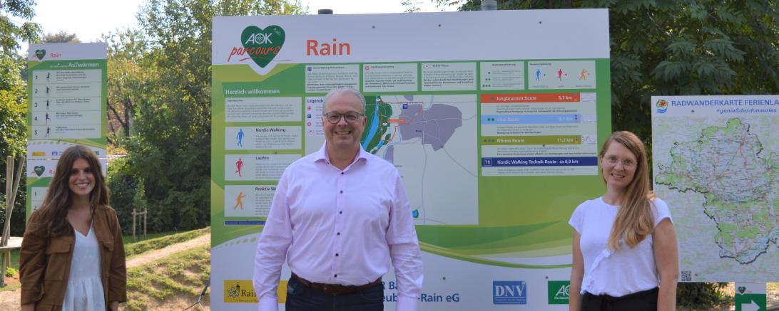 von links: Verena Stegmeier (AOK), Bürgermeister Karl Rehm und Carina Stelzle (Tourismus-Amt)