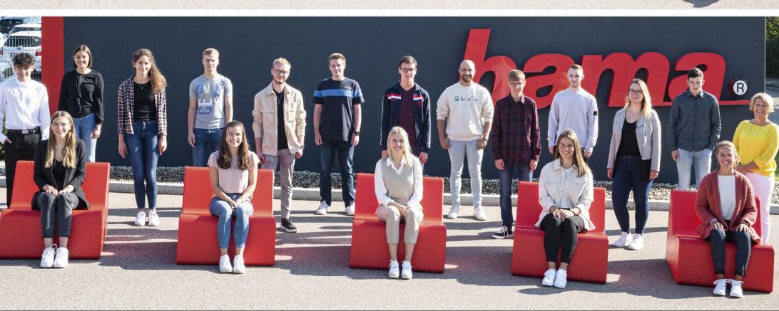 Auf dem Bild sieht man die 33 neuen Azubis und Studis bei Hama.