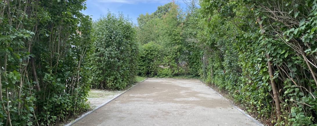 Auf dem Bild zu sehen das Bocciafeld im Johannisgraben.