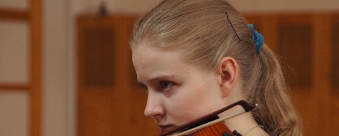 Zusammen mit ihrem Vater wird Katharina Knauer am 11. September bei Musik und Besinnung zur Marktzeit spielen. 