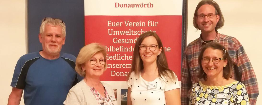Auf dem Bild sieht man die neue Vorstandschaft der Transition Town Donauwörth.  v.l.n.r.: Johannes Thum, Beisitzer; Ursula Kneißl-Eder, Kassiererin; Katrin Gleißner, 1. Vorsitzende; Christine Anselmi, 2. Vorsitzende; Thomas Lutz, Schriftführer;
