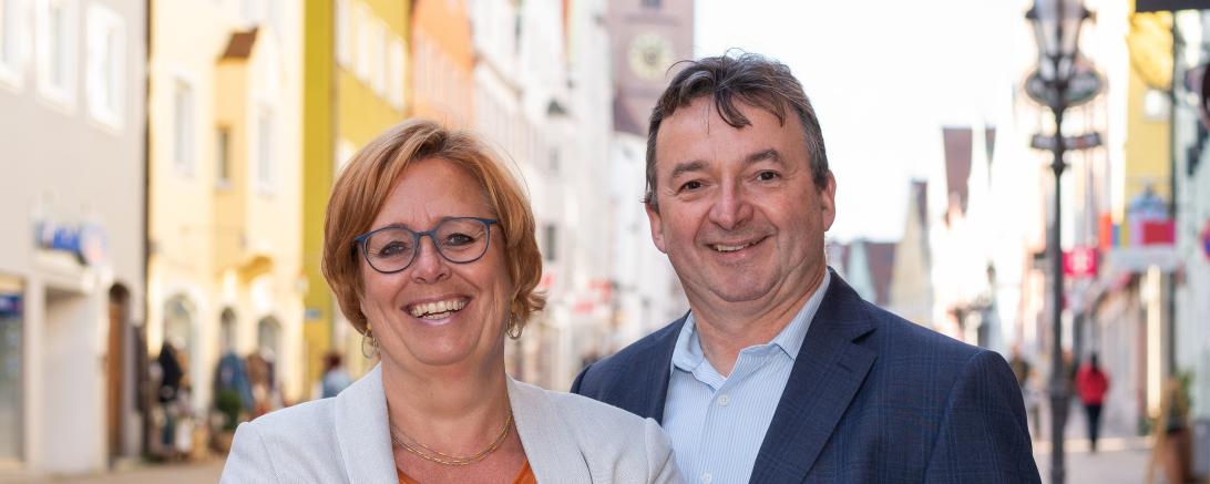 Auf dem Bild sieht man Bärbel Stahl und Albert Riedelsheimer.