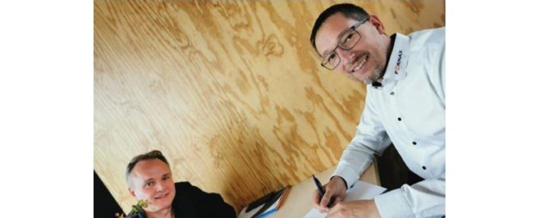 Von links: Marko Bauer, Geschäftsführer Fornax und Ulrich Laufer, Geschäftsführer Comtex. 