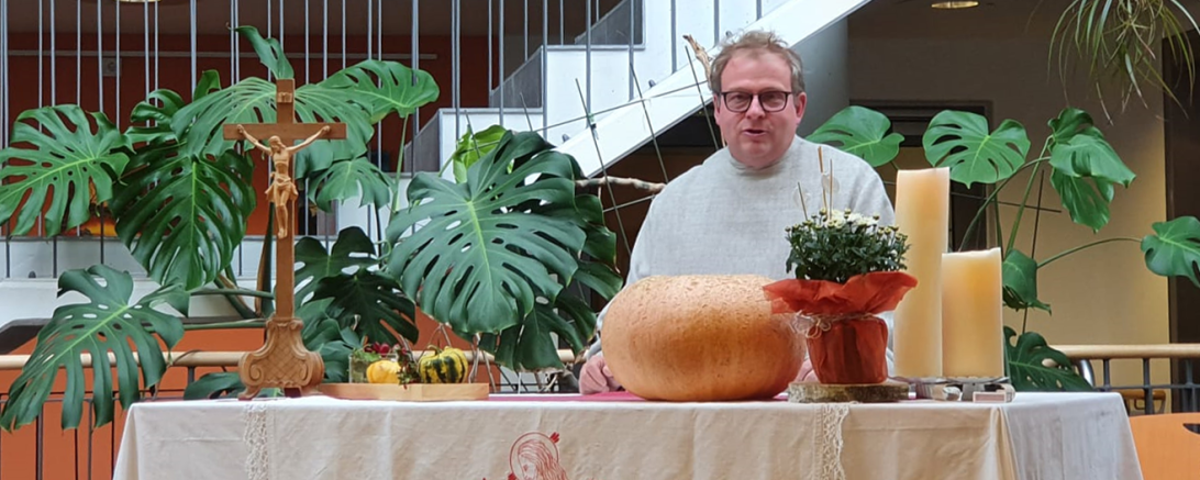 Auf dem Bild sieht man den Diakon Jürgen Kühn.