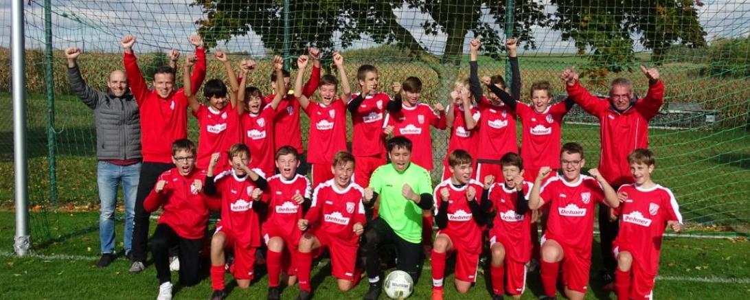 Auf dem Bild ist die Mannschaft des TSV 1896 Rains zu sehen.