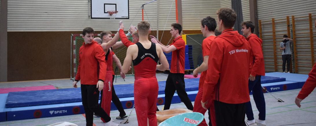 TSV Monheim freut sich nach der letzten Übung über den Sieg 