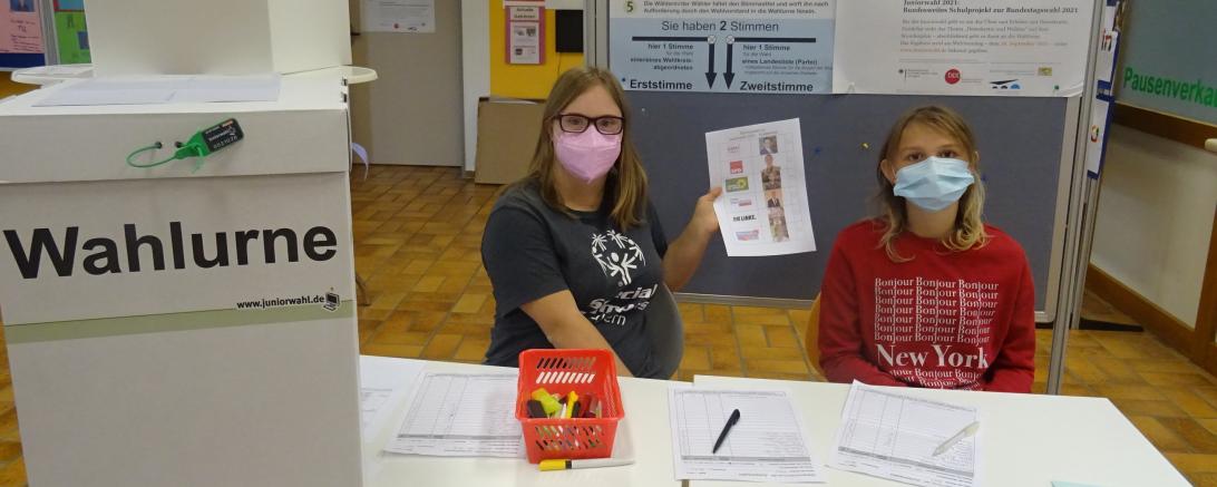 Janna Neumeier (links) und Julia Slapa (rechts).