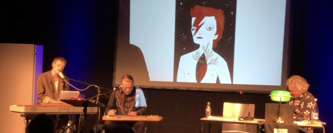 Auf dem Bild sieht man die Buchvorlesung von Bowie - ein illustriertes Leben.