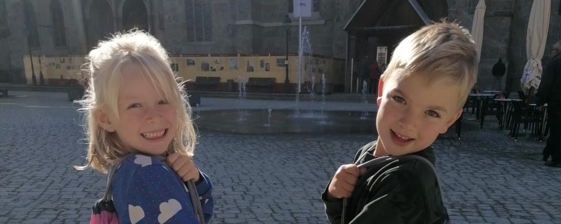 Luisa und Vincent haben sich den Sportbeutel bereits abgeholt.