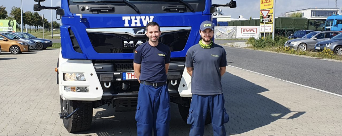 Jürgen Volk und Gruppenführer Johannes Ganzenmüller vor MzGW