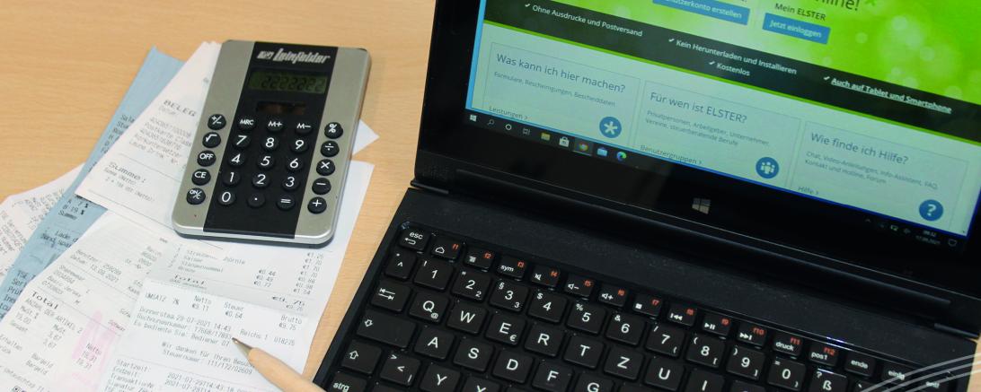 Der Landkreis Donau Ries informiert am 14. Oktober 2021 um 17 Uhr im Rahmen der bereits etablierten Fortbildungsreihe seine Ehrenamtlichen in einer Online Informationsverans taltung zum Thema „Steuerrecht im Verein“.