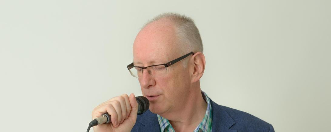 Liedermacher Hans-Georg Stapff. 