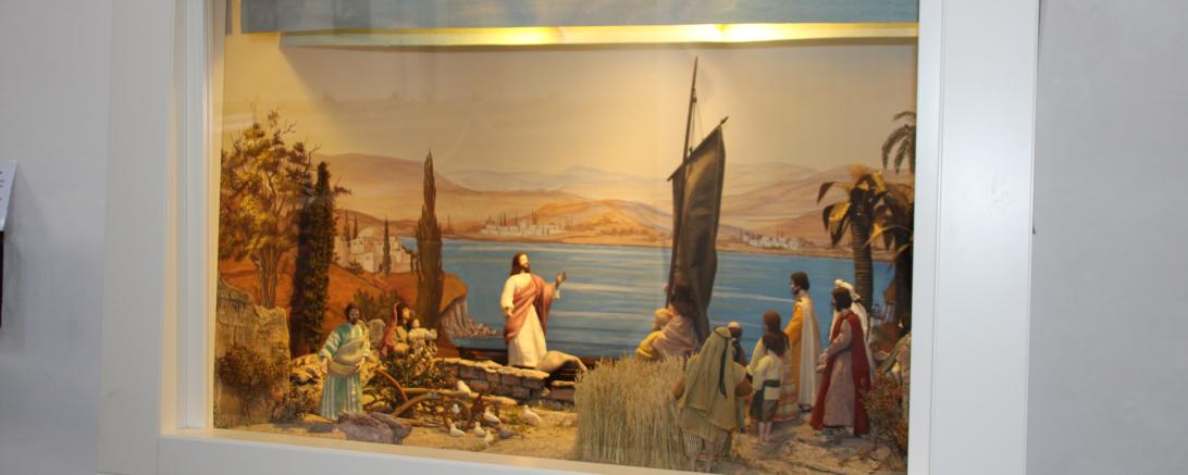 Auf dem Bild sieht man die Mobile Schaukasten-Ausstellung.