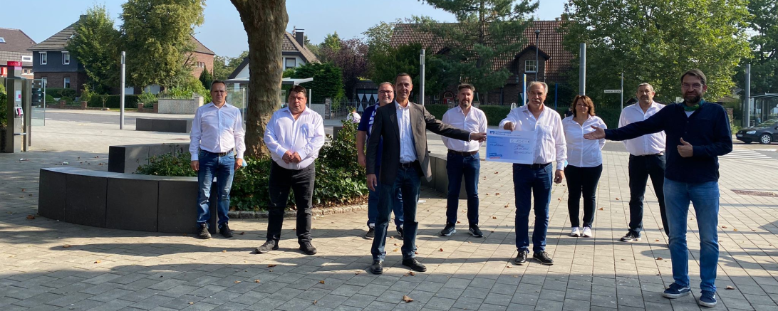 vordere Reihe von links: BGM Dieter Spürck, Erhard Witt, Markus Noack hintere Reihe von links: Alfred Leinfelder, Klaus Hillemeyr, Frank Valtwies, Ulrich Scharr, Cornelia Beck, Klaus Berger