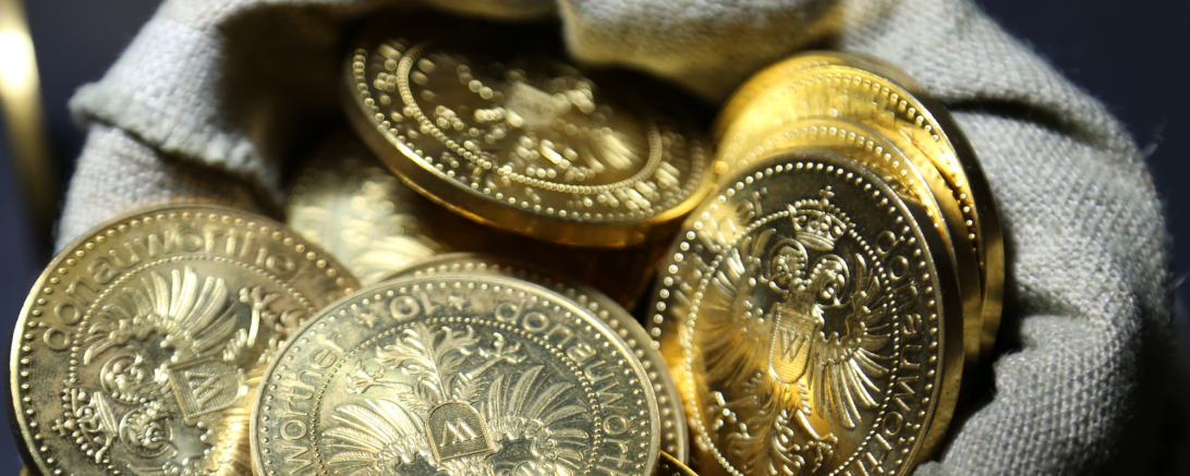 Besucher können zwischen 26.11. und 24.12. beim Bummeln durch die weihnachtlich dekorierte Innenstadt ganz nebenbei *donauwörther10er* in den Schaufenstern der teilnehmenden Geschäften zählen. 