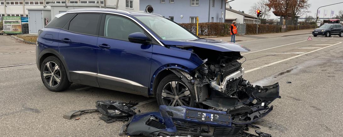 Auto mit kaputter Front