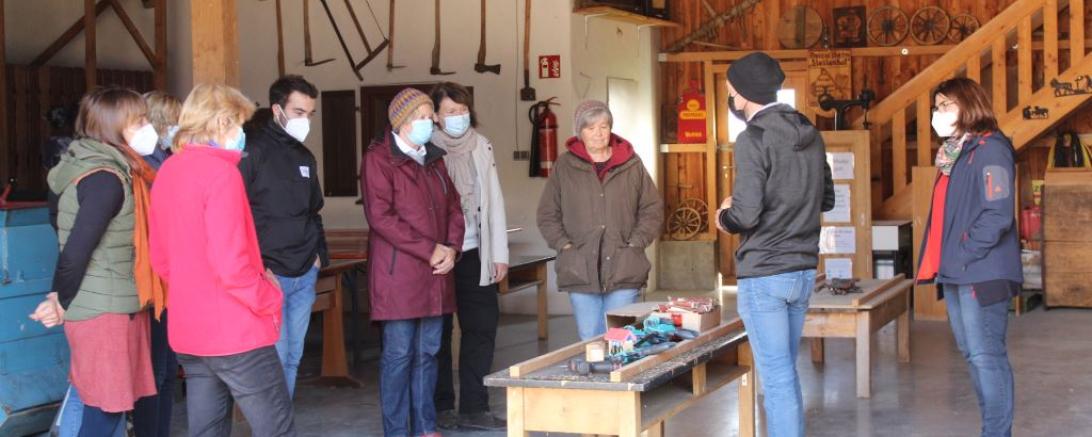 Teilnehmerinnen und Teilnehmer bekommen sowohl theoretischen als auch praktischen Input. 