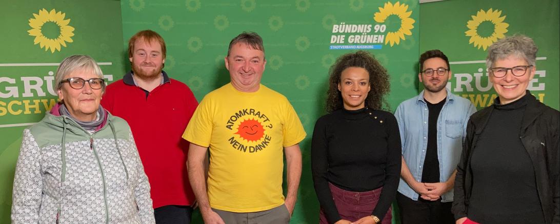 Von links: Kassiererin Elfriede Roth (Sonthofen), Beisitzer für Digitalsierung Markus Schnitzler (Augsburg), Beisitzer für kommunalpolitische Vernetzung Albert Riedelsheimer (Donauwörth), Beisitzerin für Vielfalt Sabrina Harper (Augsburg), Bezirkssprecher Alpay Artun (Neu-Ulm) und Bezirkssprecherin Eveline Kuhnert (Burgau)