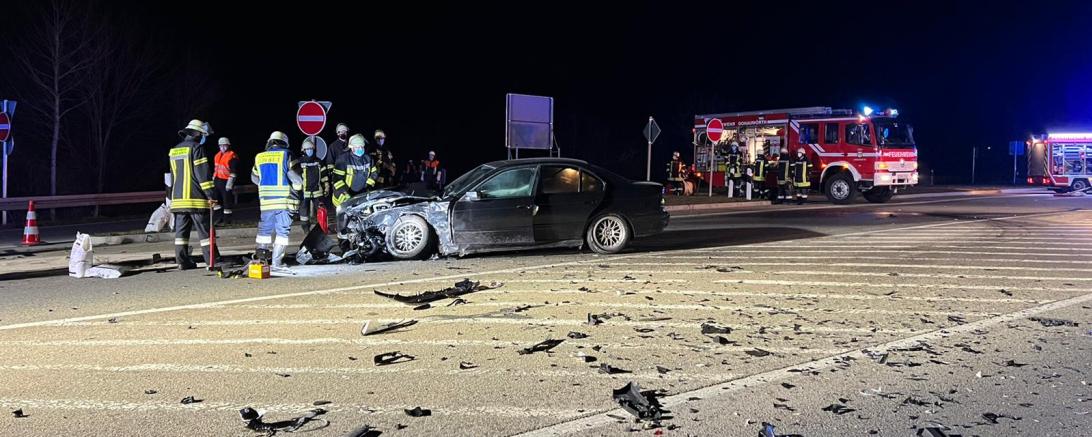 In Nordheim hat es in den Abendstunden heftig gekracht. Zwei Personen wurden laut ersten Informationen verletzt. 