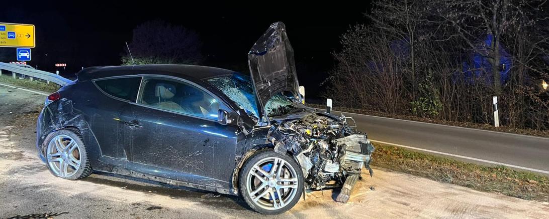 Auf dem Bild sieht man ein Auto des Unfallbeteiligten.