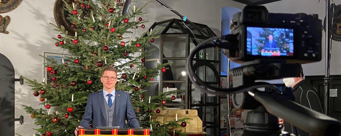 David Wittner bei Neujahrsansprache vor der Kamera