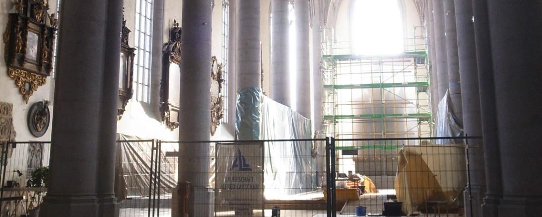 Innenraum der Kirche St. Georg in Nördlingen