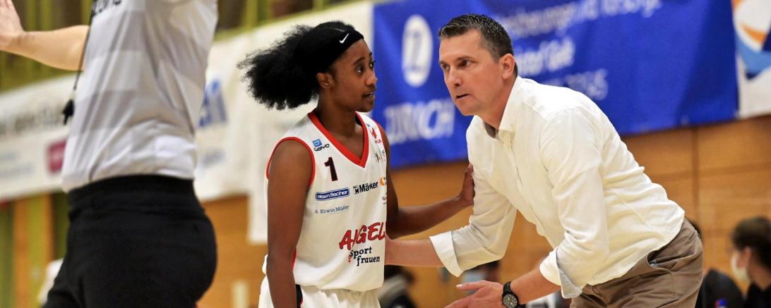 Asha Thomas mit ihrem Coach Ajtony Imreh.
